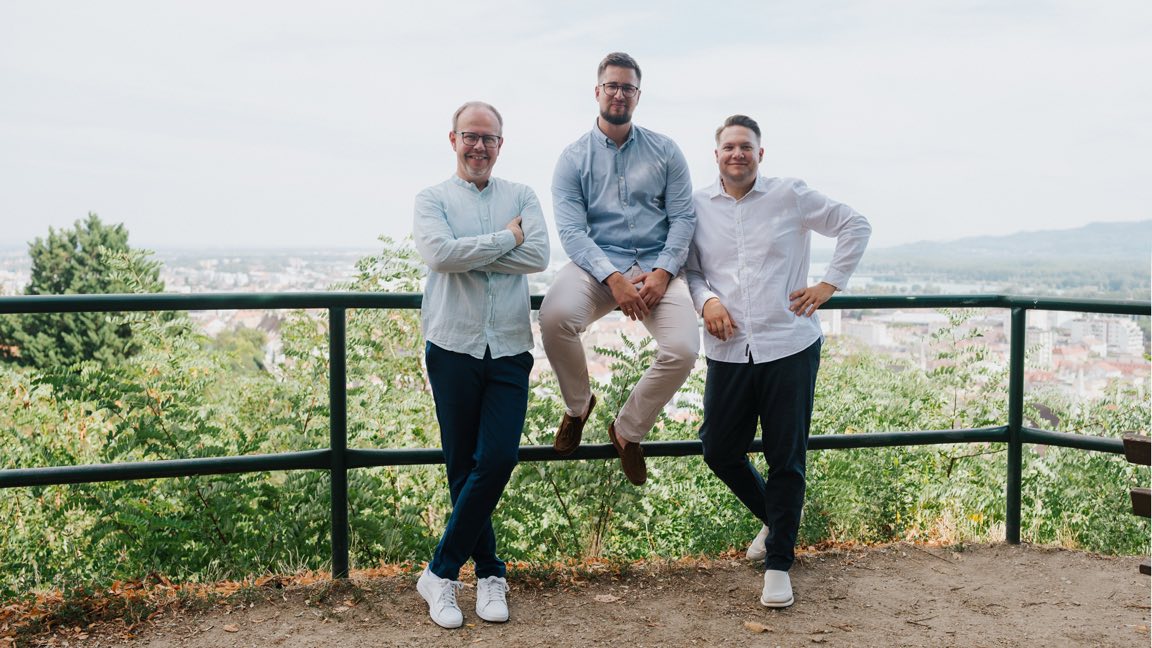 Florian, Philip und Johannes von Bussal & Kamera über den Dächern von Krems an der Donau